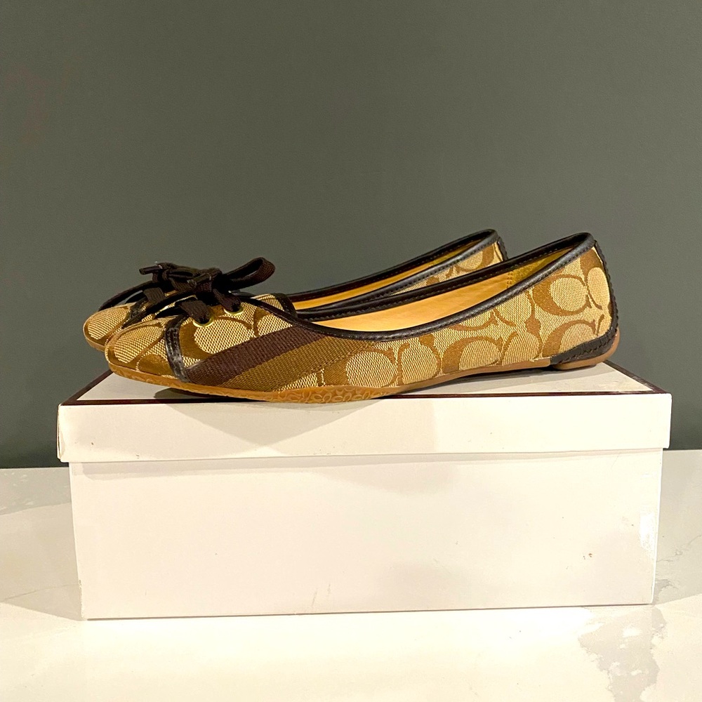 Awesome Coach Flats